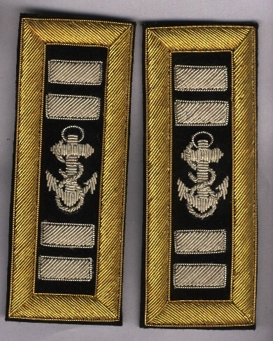 BOOTSSS.gif (24931 bytes)